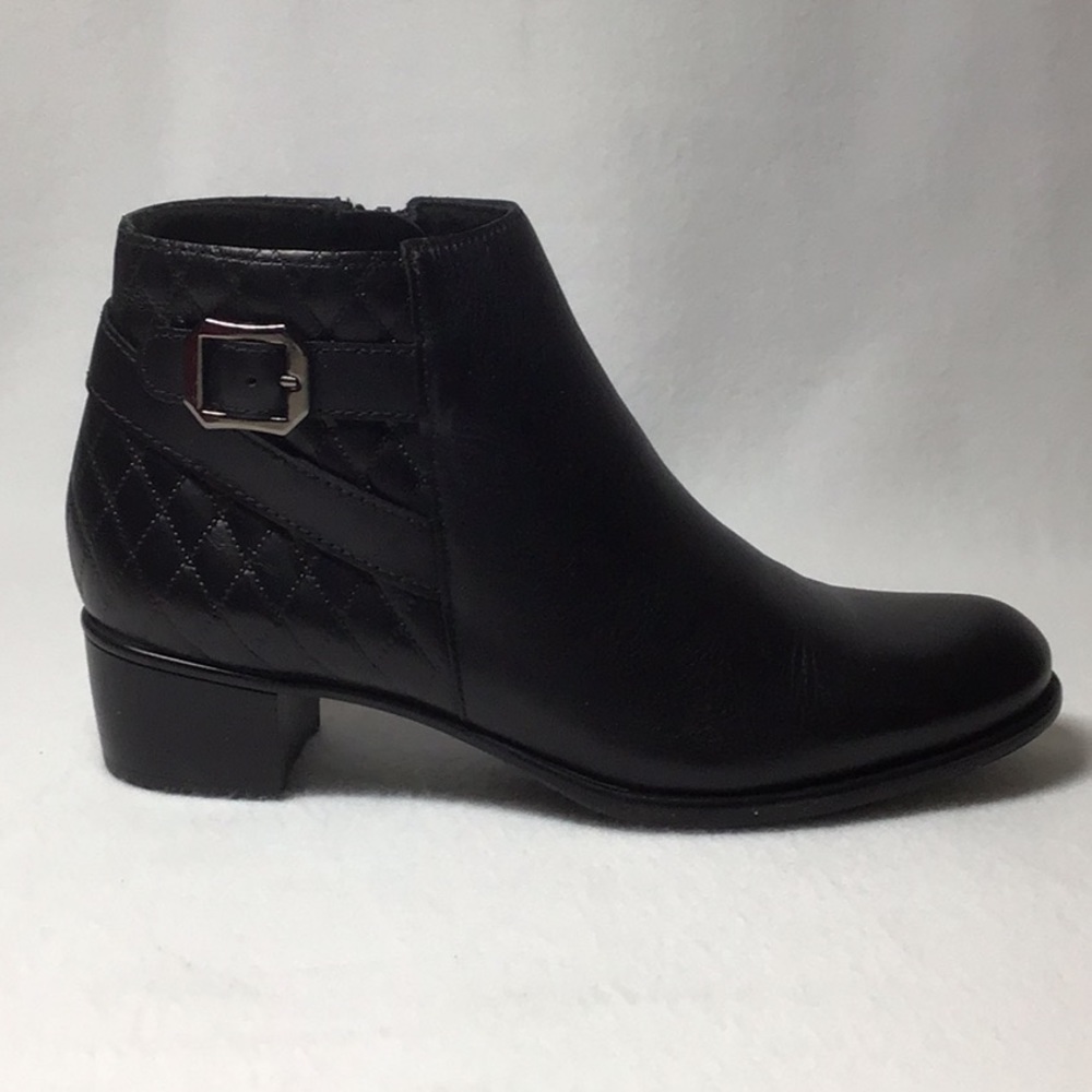 Munro Jolynn Black Leather Booties